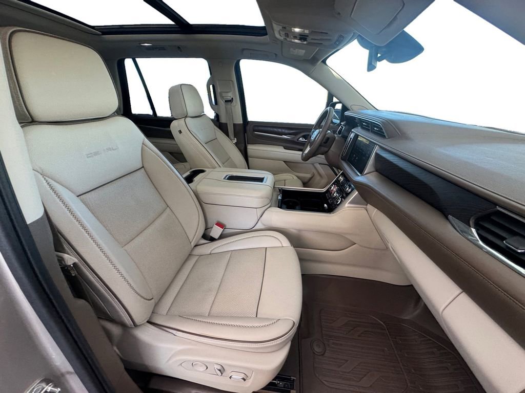 Used 2023 GMC Yukon Denali image 16