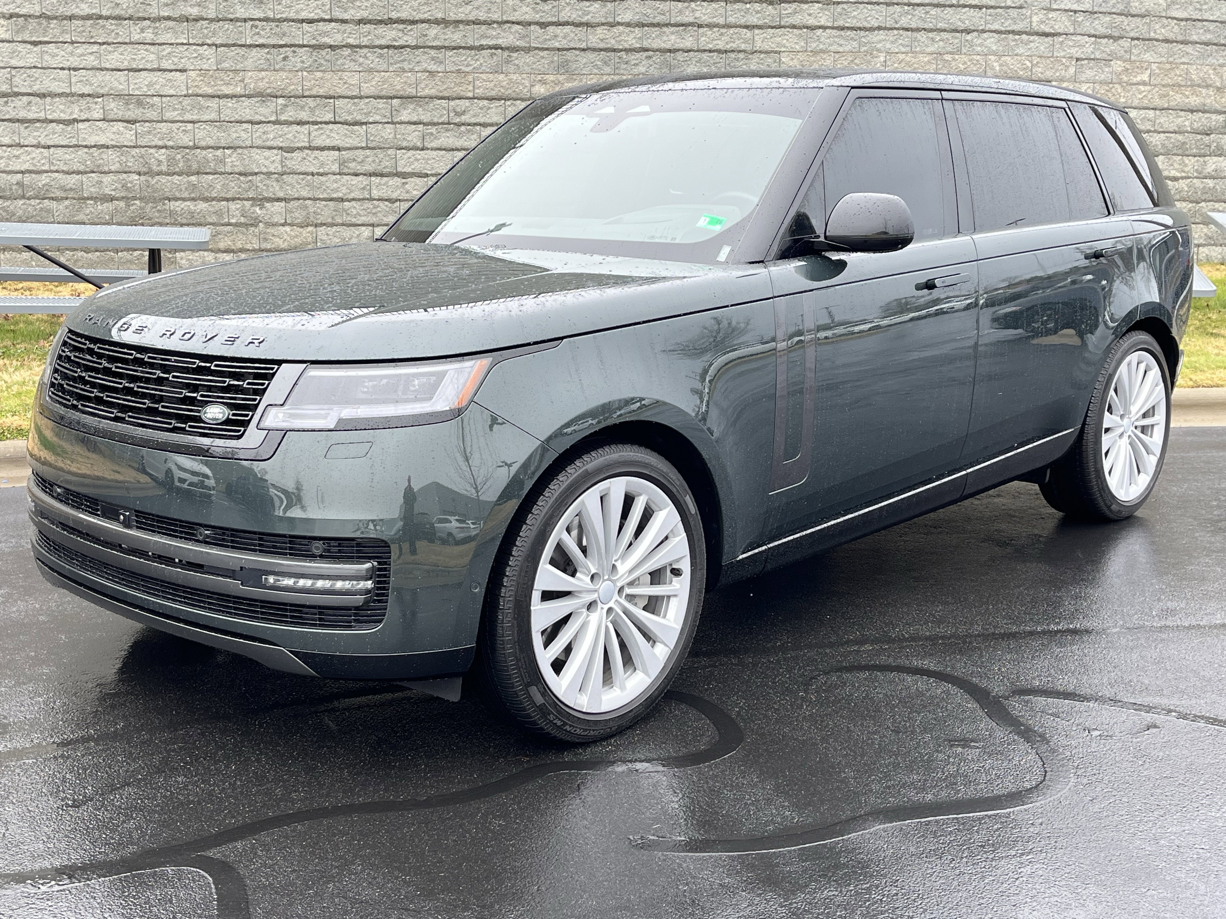 Certified 2025 Land Rover Range Rover Long Wheelbase SE image 33