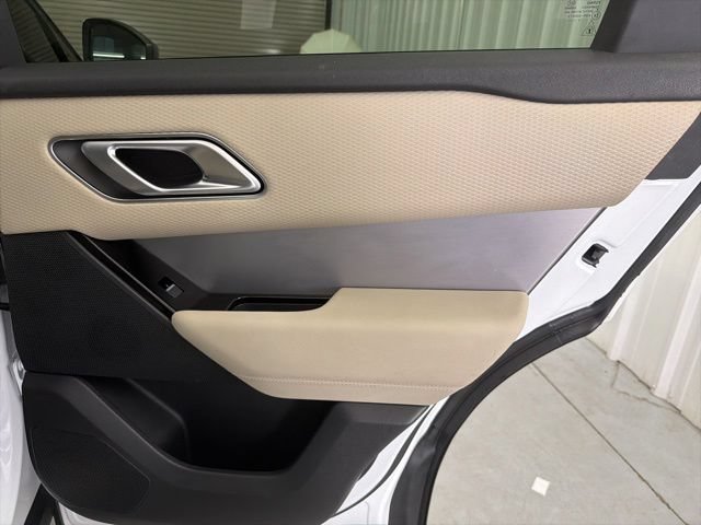 Certified 2022 Land Rover Range Rover Velar R-Dynamic S AWD/4WD image 18