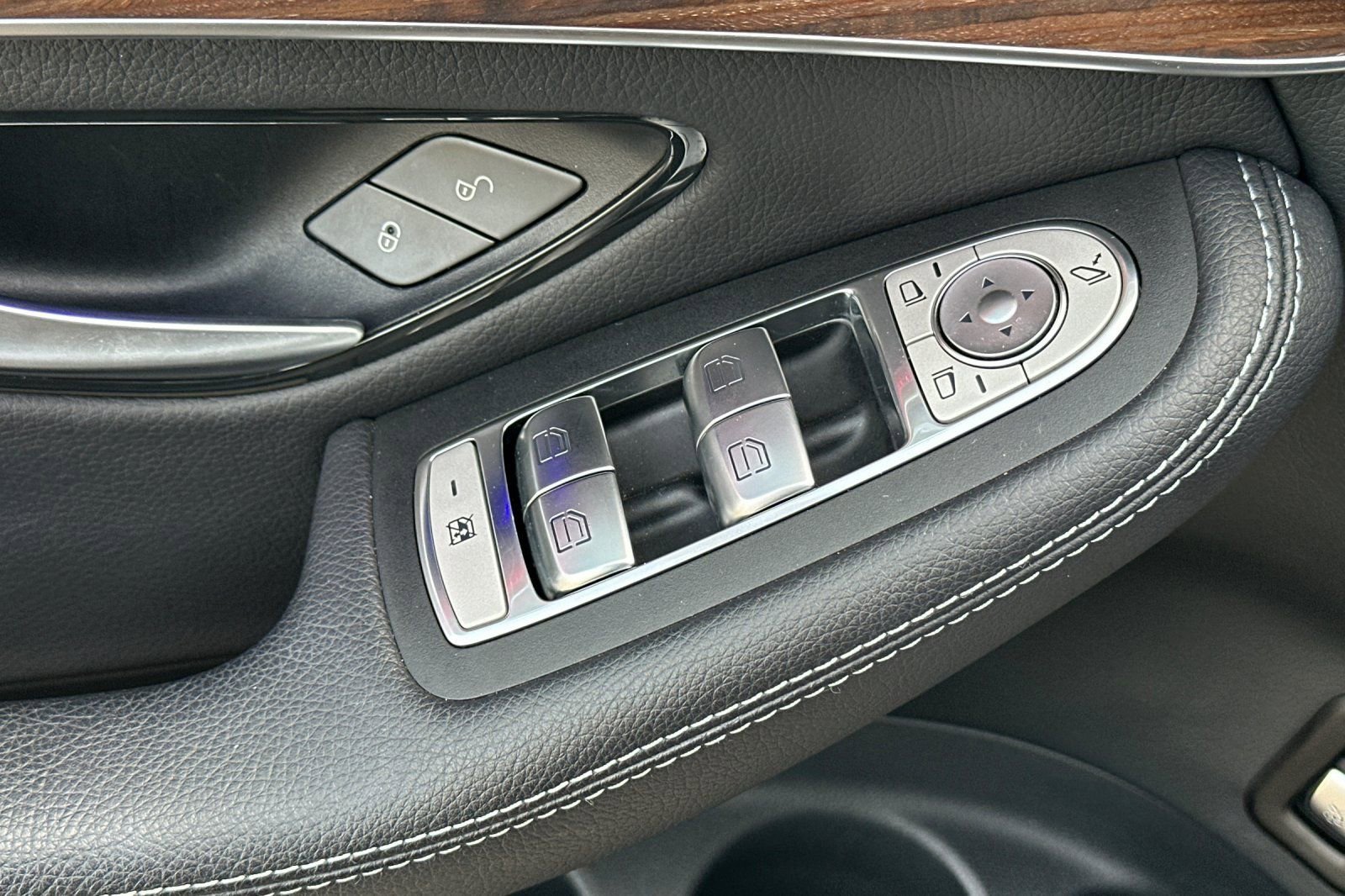 Certified 2022 Mercedes-Benz GLC 300 4MATIC image 27