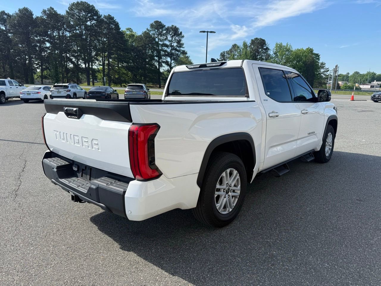 Used 2022 Toyota Tundra SR5 w/ SR5 Premium Package image 8