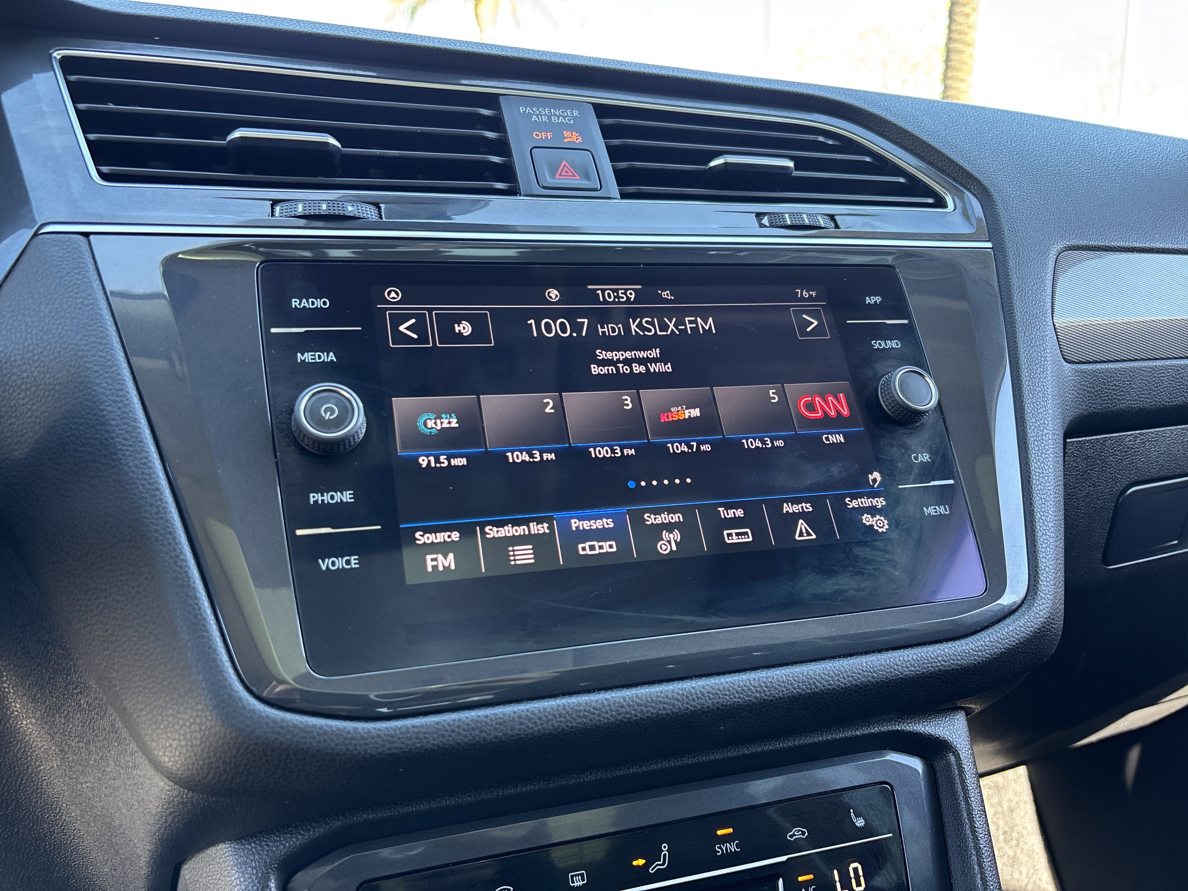 Used 2022 Volkswagen Tiguan SE image 22