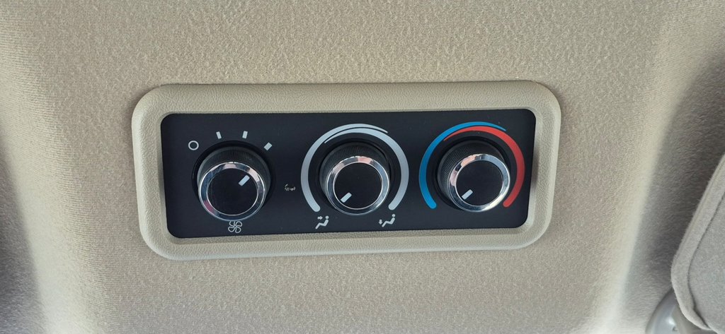 Used 2025 Chevrolet Express 3500 LT w/ LT Preferred Equipment Group RWD image 10