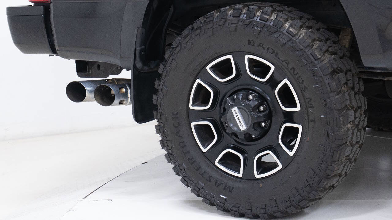 Used 2017 Ford F250 Platinum w/ FX4 Off-Road Package image 86