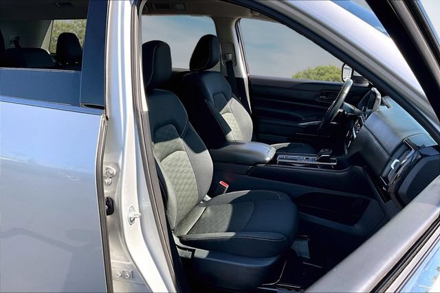 Certified 2024 Nissan Pathfinder SV FWD image 27