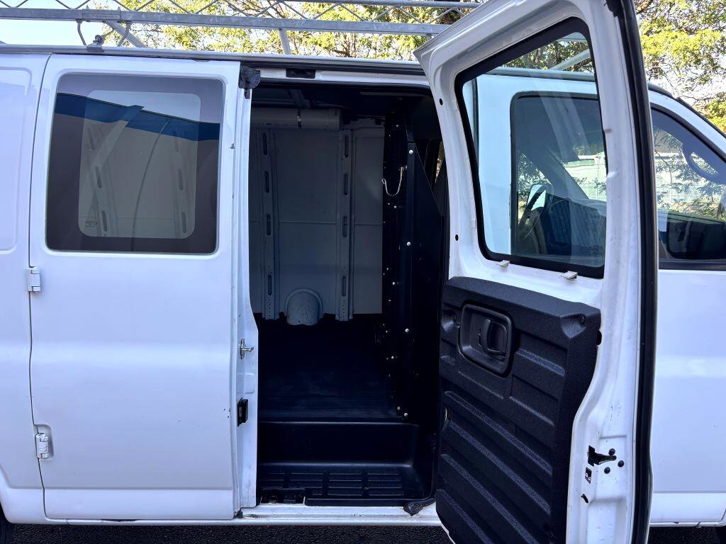 Used 2005 Chevrolet Express 1500 image 15