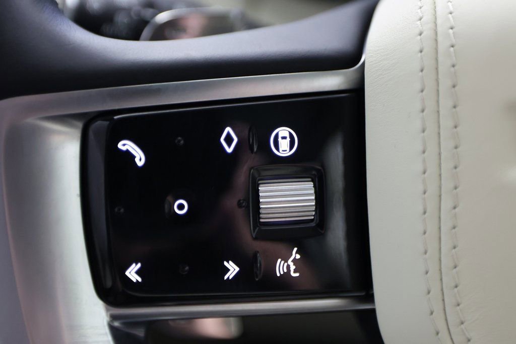 Used 2025 Land Rover Range Rover SE image 22