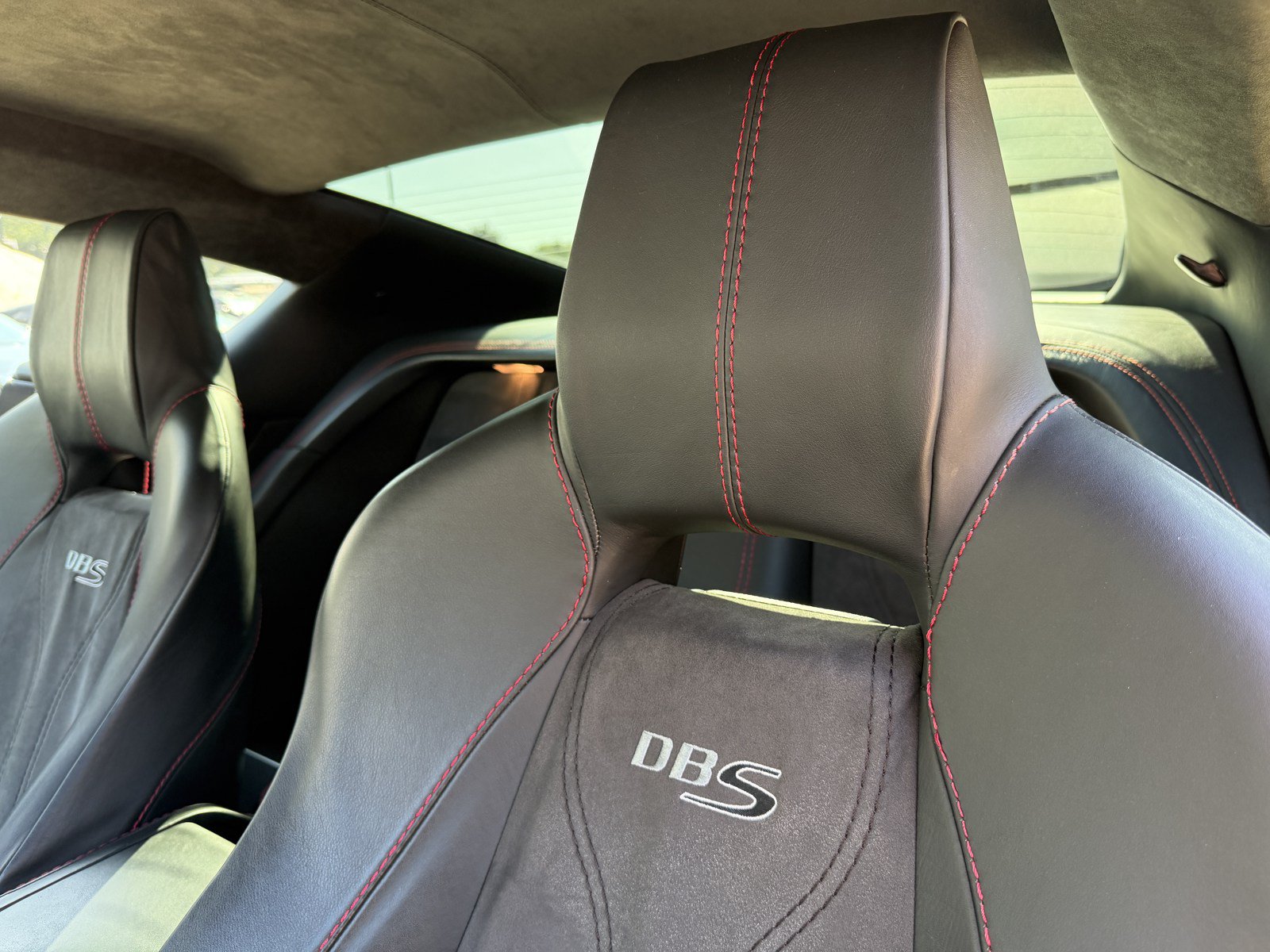 Used 2009 Aston Martin DBS Coupe RWD image 35