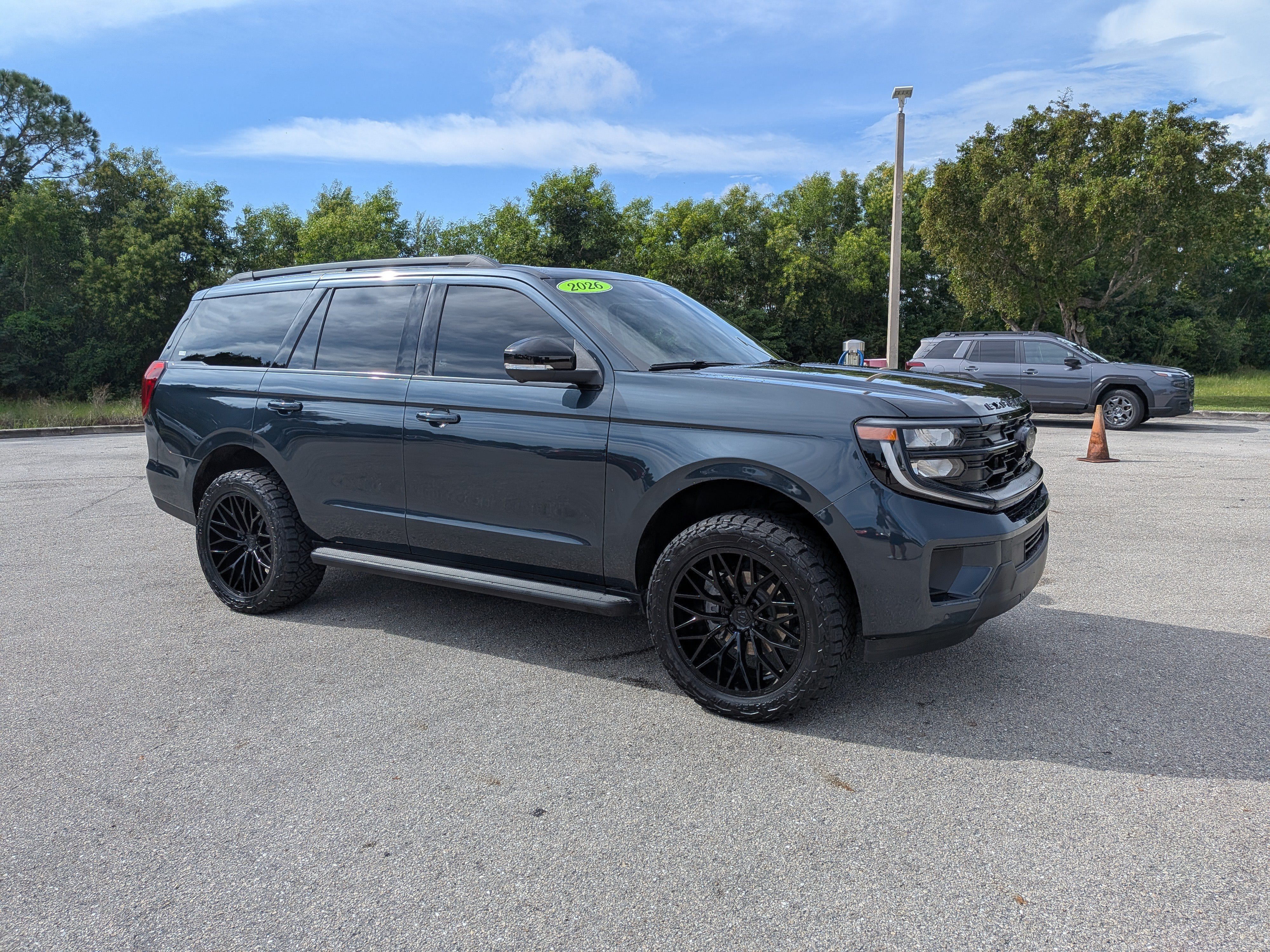 Used 2026 Ford Expedition Active RWD image 2