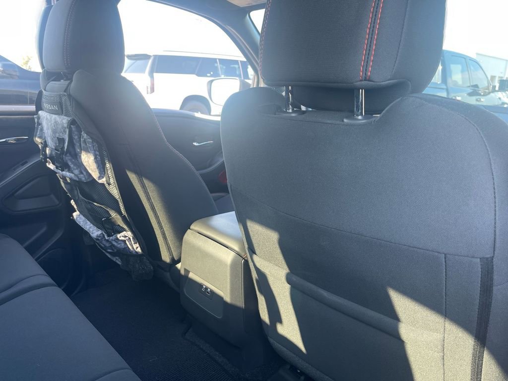 Used 2025 Nissan Frontier PRO-4X image 36