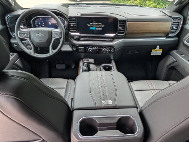 New 2026 Chevrolet Silverado 1500 High Country w/ High Country Premium Package AWD/4WD image 5