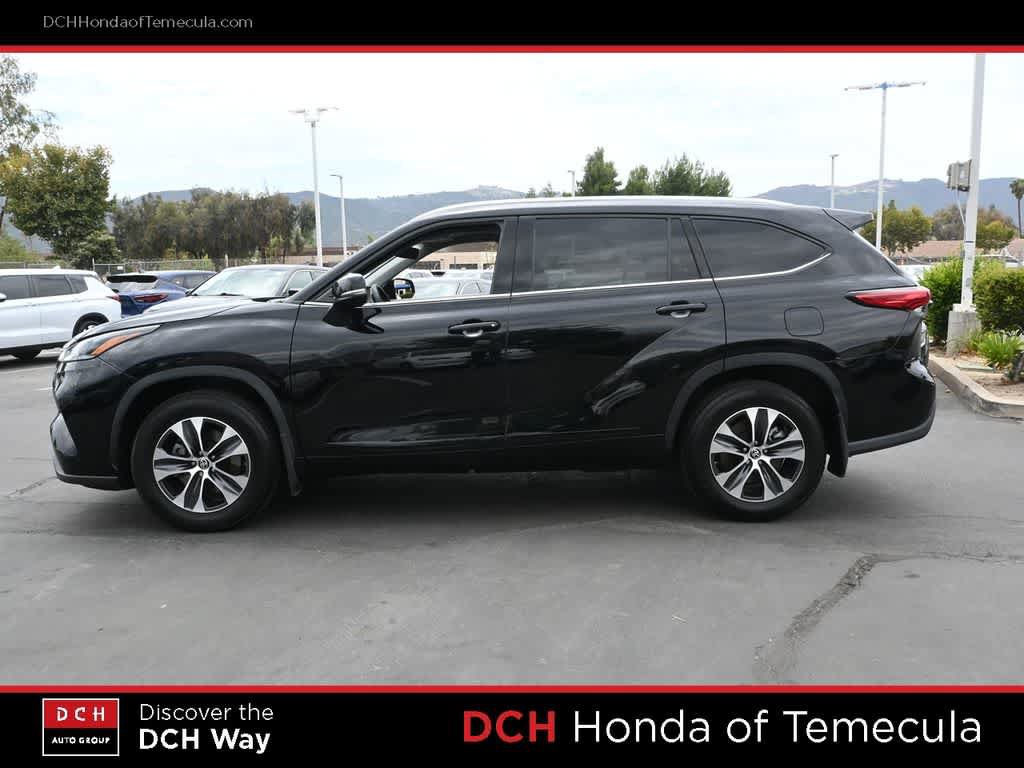 Used 2021 Toyota Highlander XLE FWD image 4
