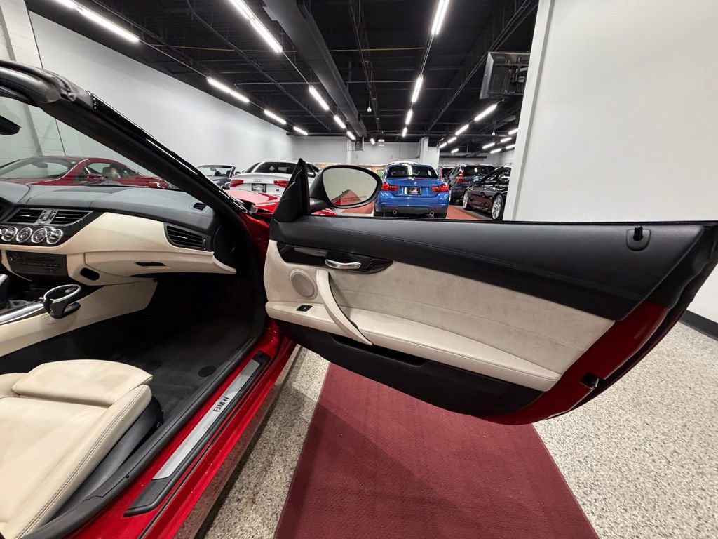 Used 2010 BMW Z4 sDrive35i image 35