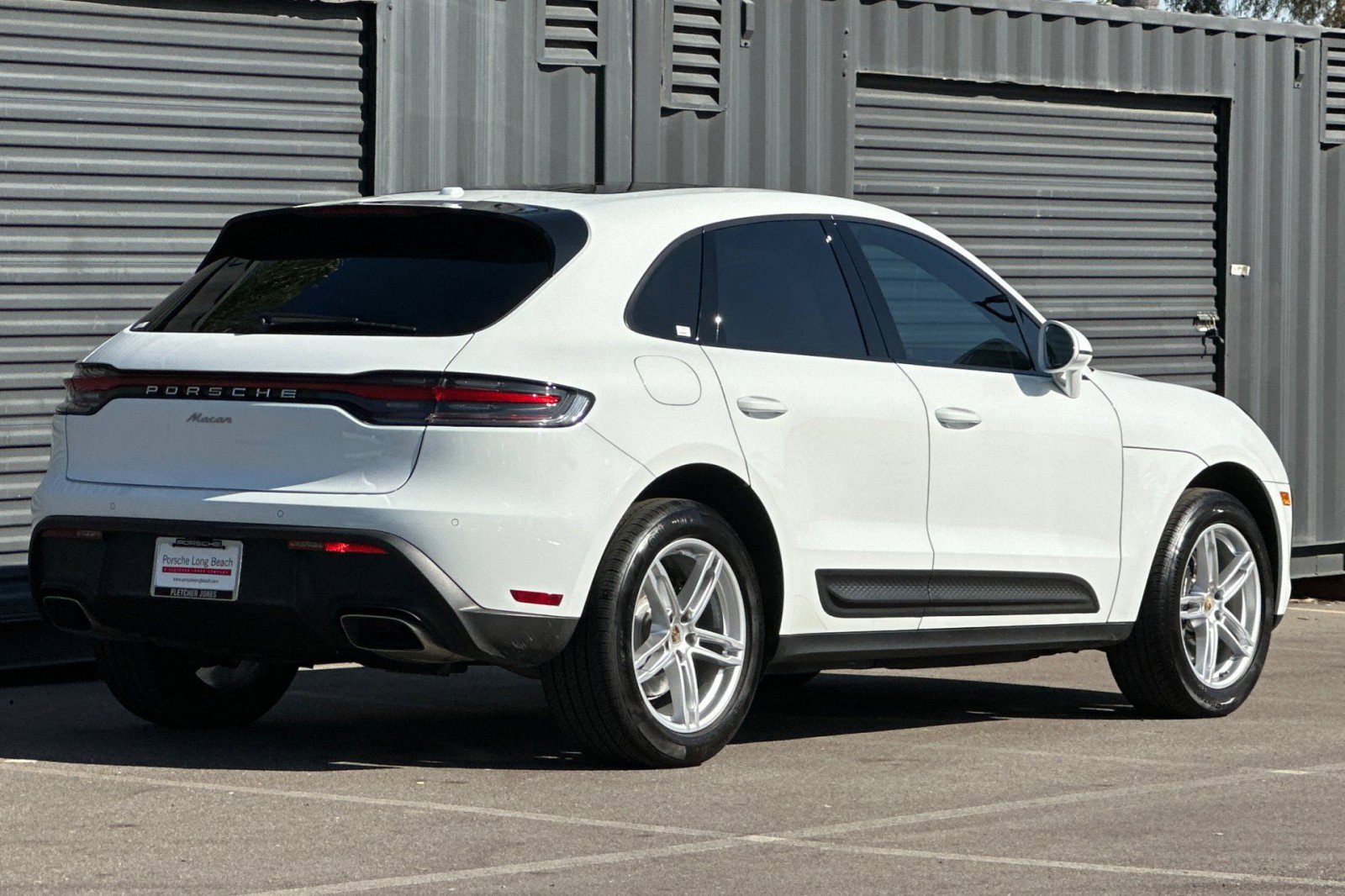 Certified 2022 Porsche Macan image 8