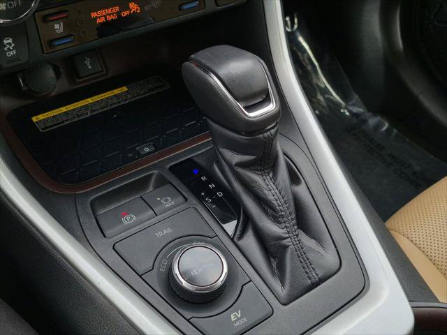 Used 2020 Toyota RAV4 Limited AWD/4WD image 20