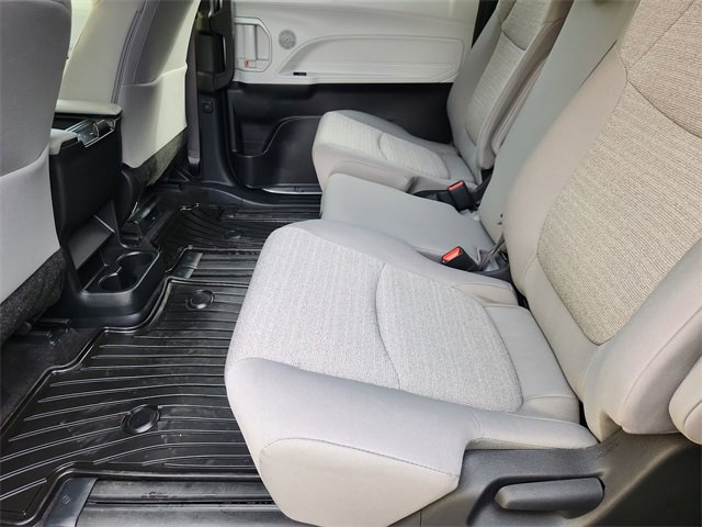 Used 2025 Toyota Sienna LE image 23