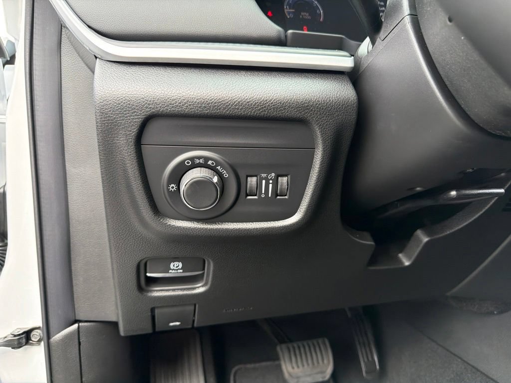 New 2026 Jeep Grand Cherokee L 4WD image 16