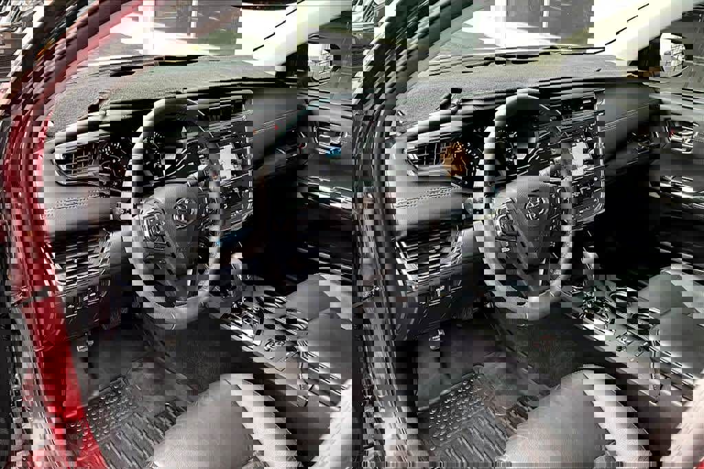 Used 2017 Toyota Avalon XLE Premium image 17