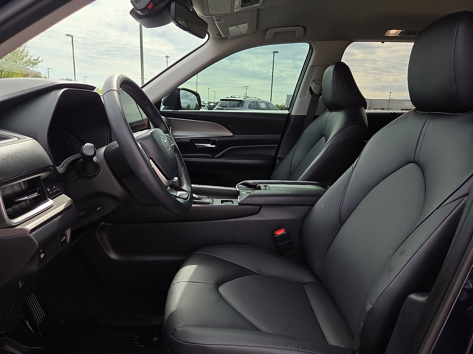 Used 2024 Toyota Grand Highlander FWD image 17