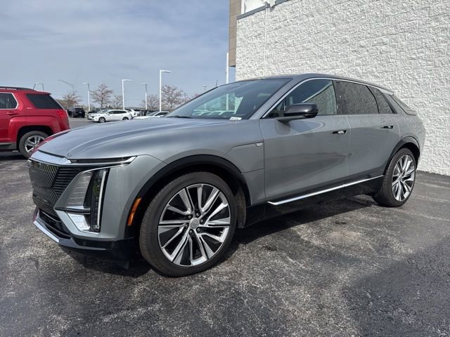 Used 2025 Cadillac Lyriq Luxury w/ LPO, Floor Liner Package AWD/4WD image 3