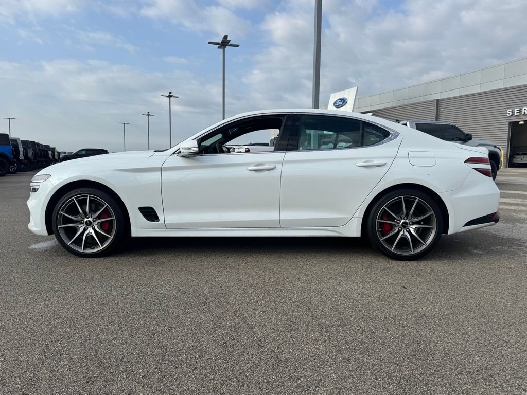 Used 2025 Genesis G70 2.5T RWD image 3
