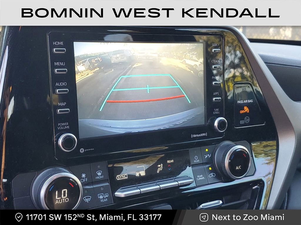 Used 2020 Toyota Highlander L image 24