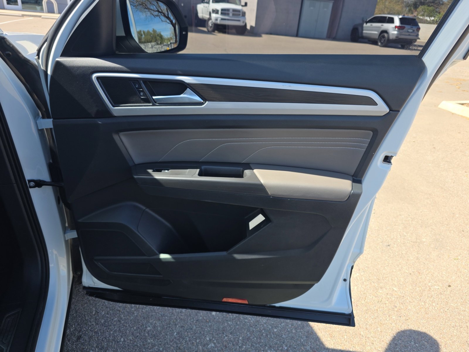 Used 2022 Volkswagen Atlas SE image 16