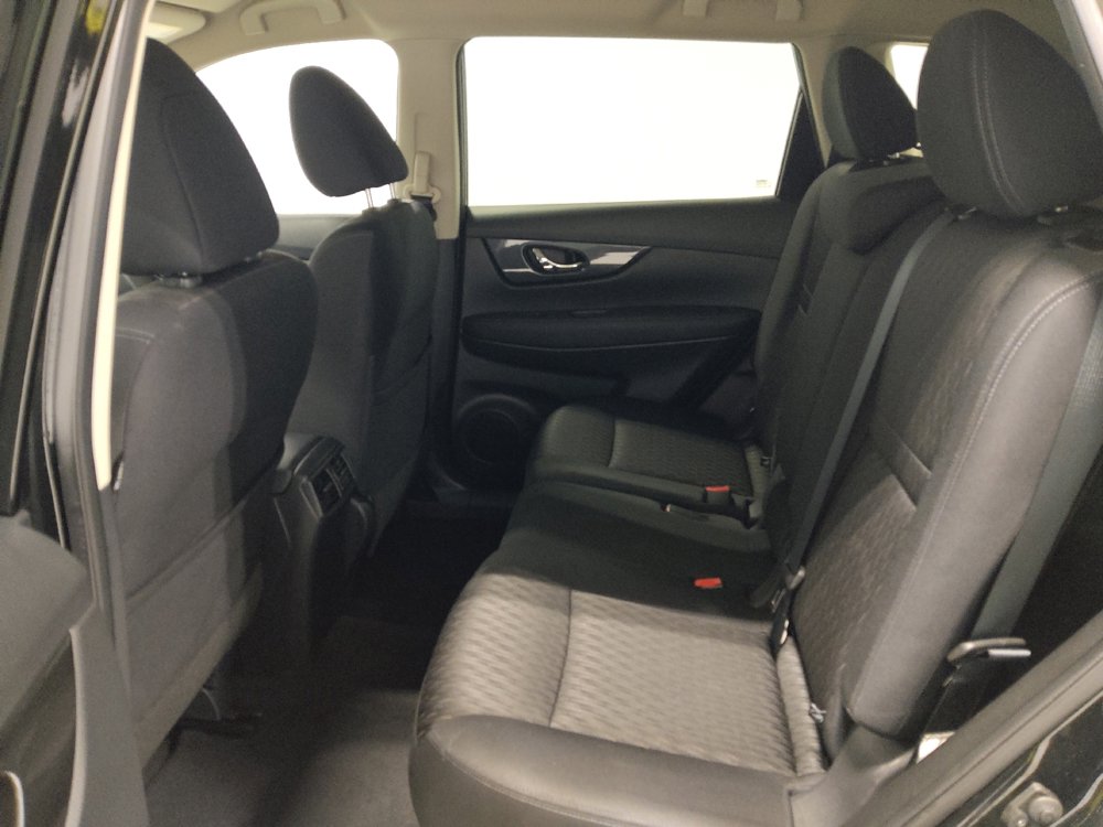 Used 2020 Nissan Rogue SV image 18