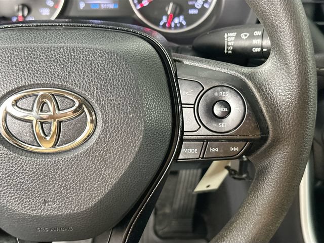 Used 2021 Toyota RAV4 LE AWD/4WD image 19