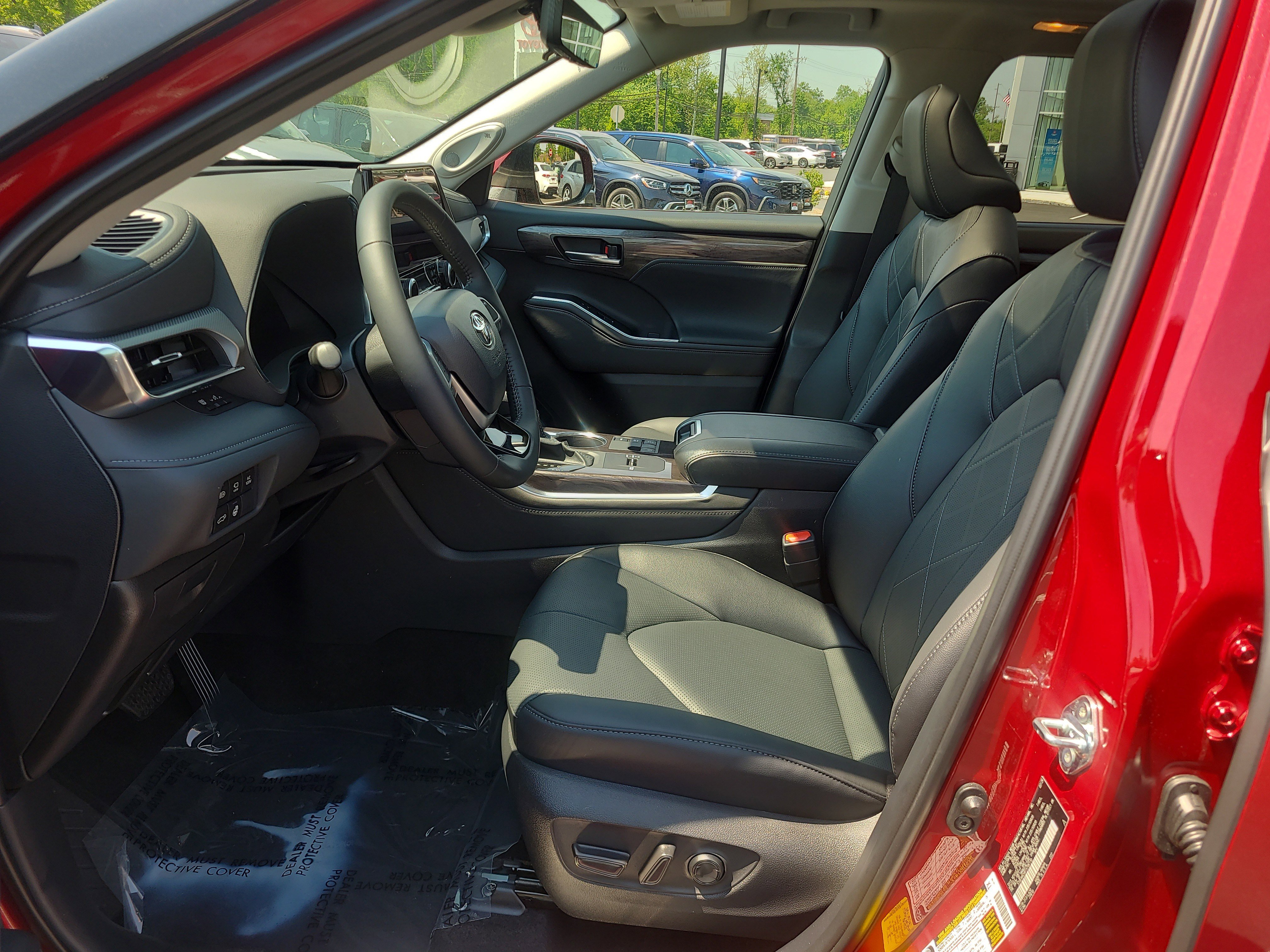 Certified 2026 Toyota Highlander Platinum AWD/4WD image 16