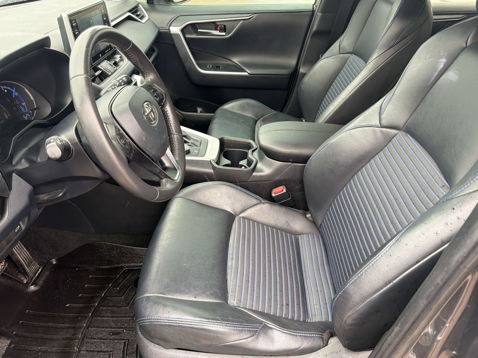 Used 2020 Toyota RAV4 XSE AWD/4WD image 5