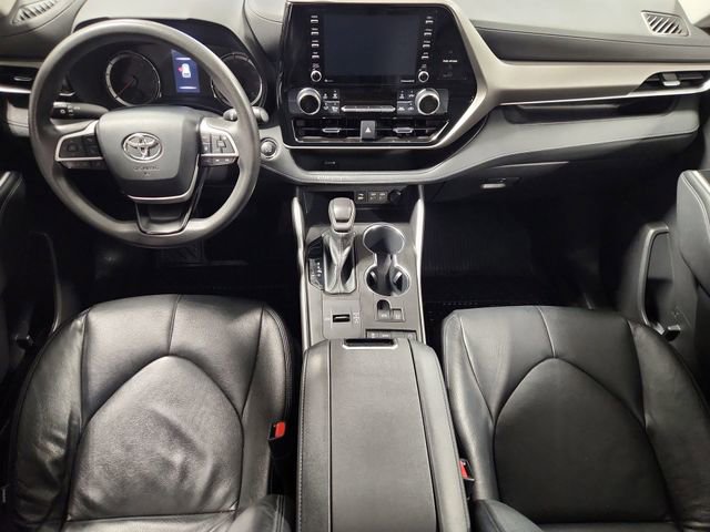 Used 2022 Toyota Highlander L FWD image 19