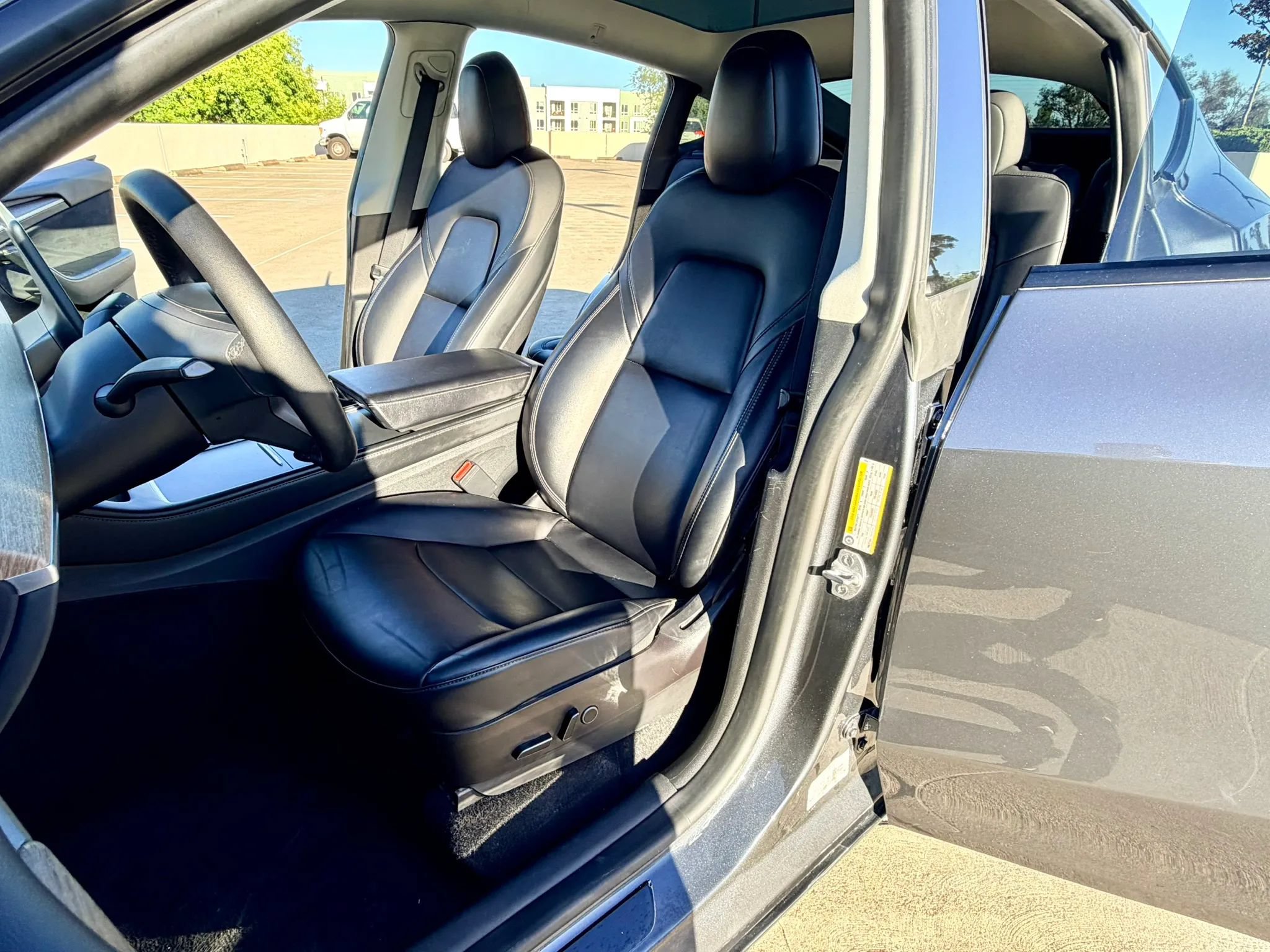 Used 2023 Tesla Model Y Long Range AWD/4WD image 16