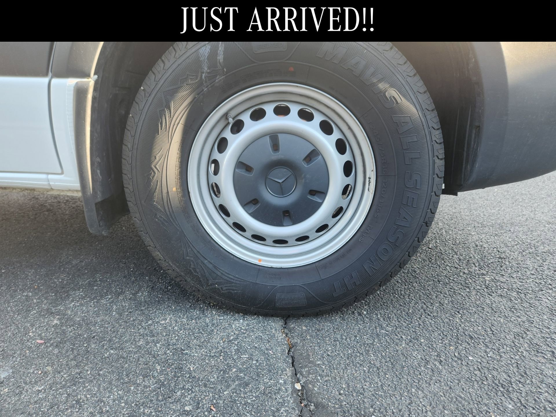 Used 2024 Mercedes-Benz Sprinter 144 Cargo image 5