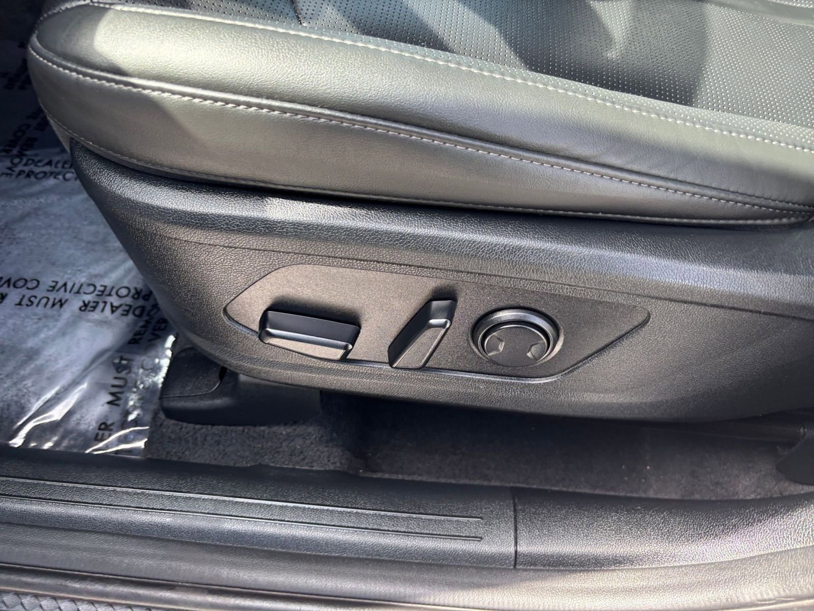 Used 2024 Kia Sorento S image 23