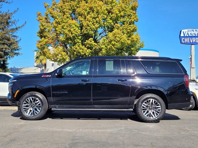 Used 2025 Chevrolet Suburban Z71 image 9