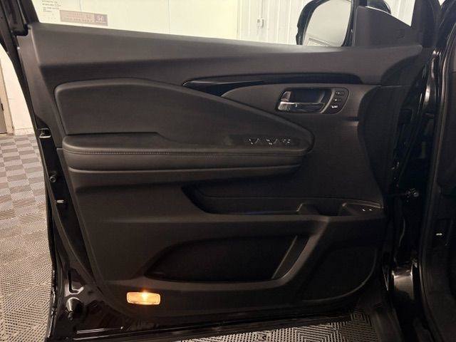 Used 2022 Honda Pilot Touring image 6