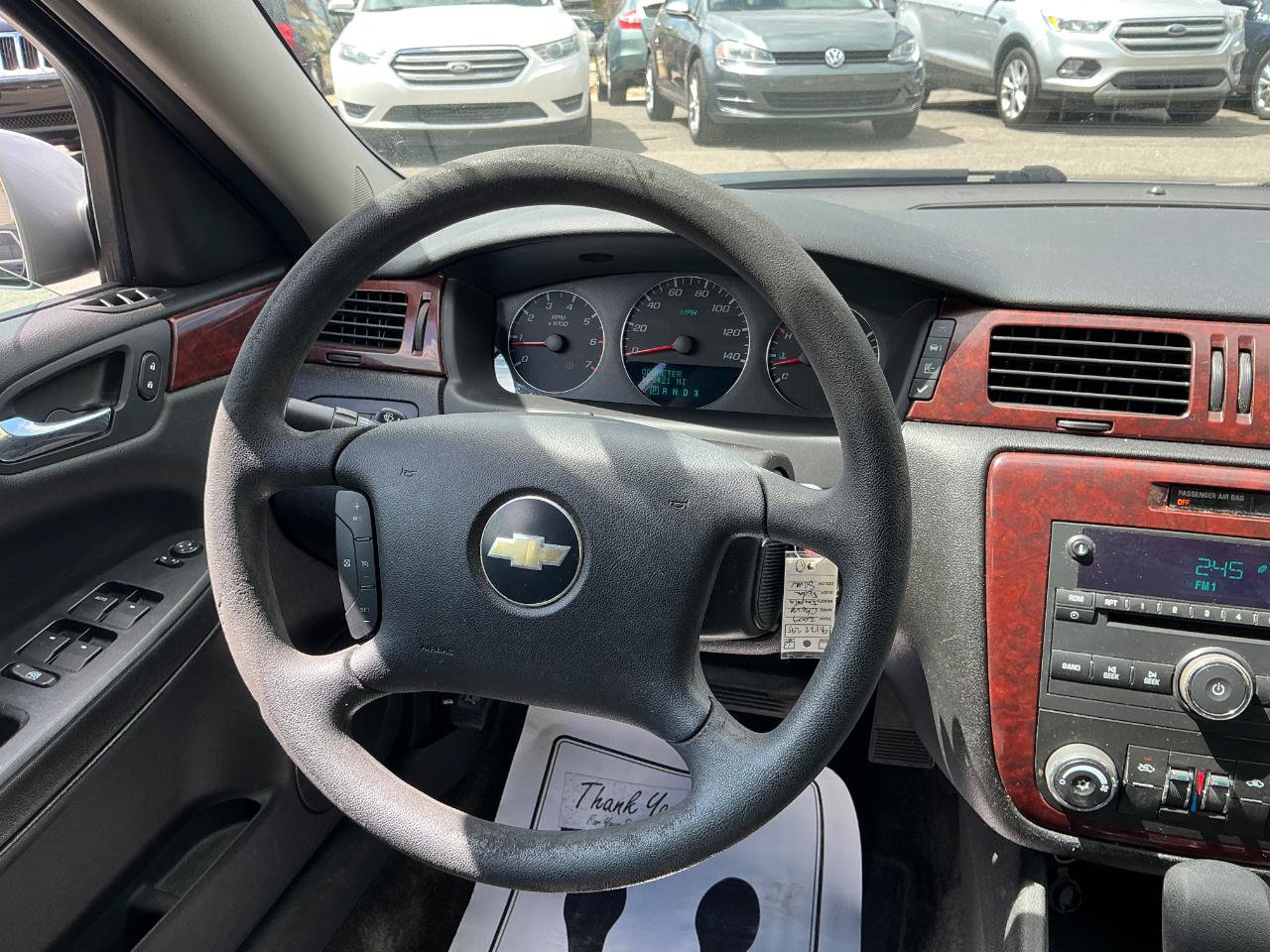 Used 2009 Chevrolet Impala LT FWD image 17