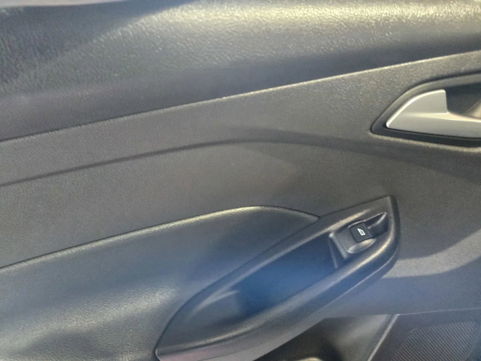 Used 2017 Ford Focus SE image 11