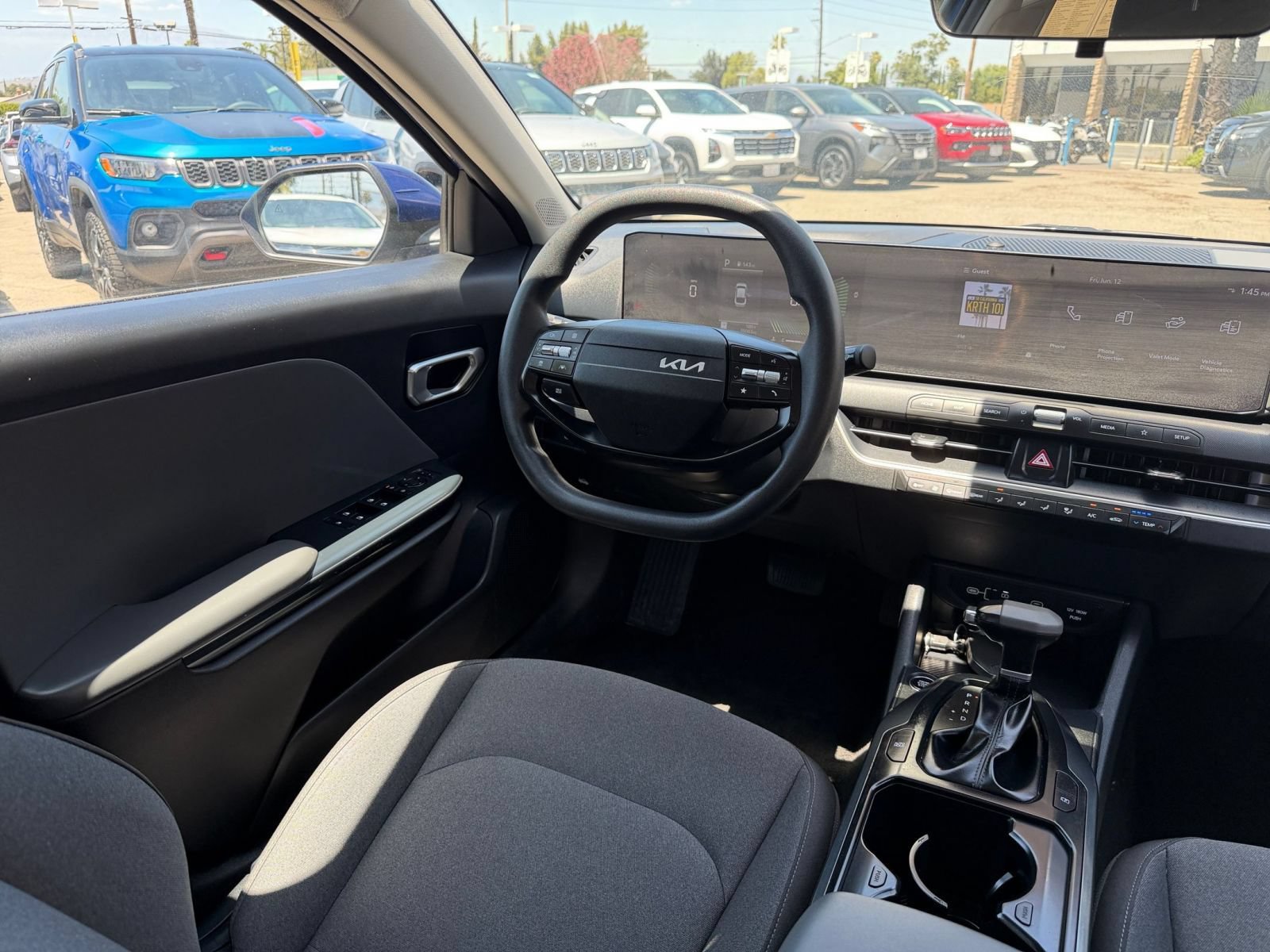 Used 2025 Kia K4 FWD image 33