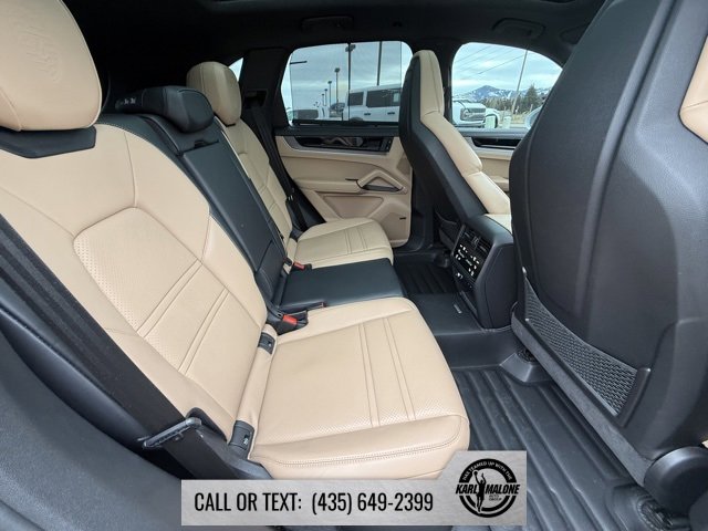 Used 2024 Porsche Cayenne image 11