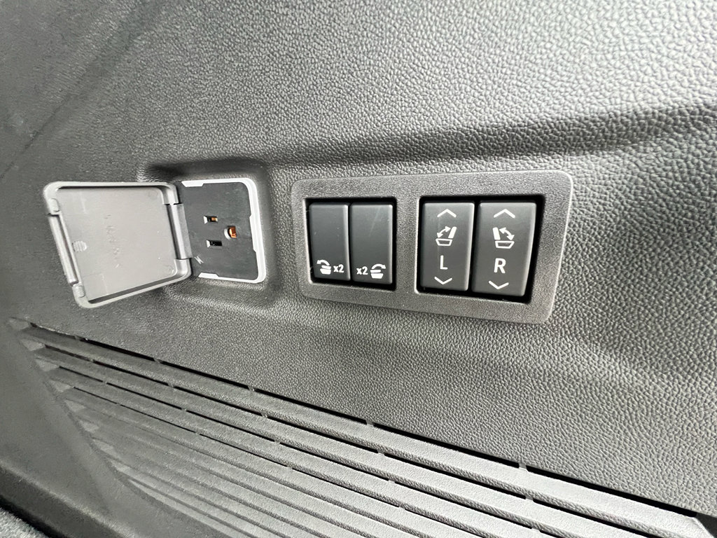 New 2026 Chevrolet Suburban Premier w/ Sun And Tow Package image 29