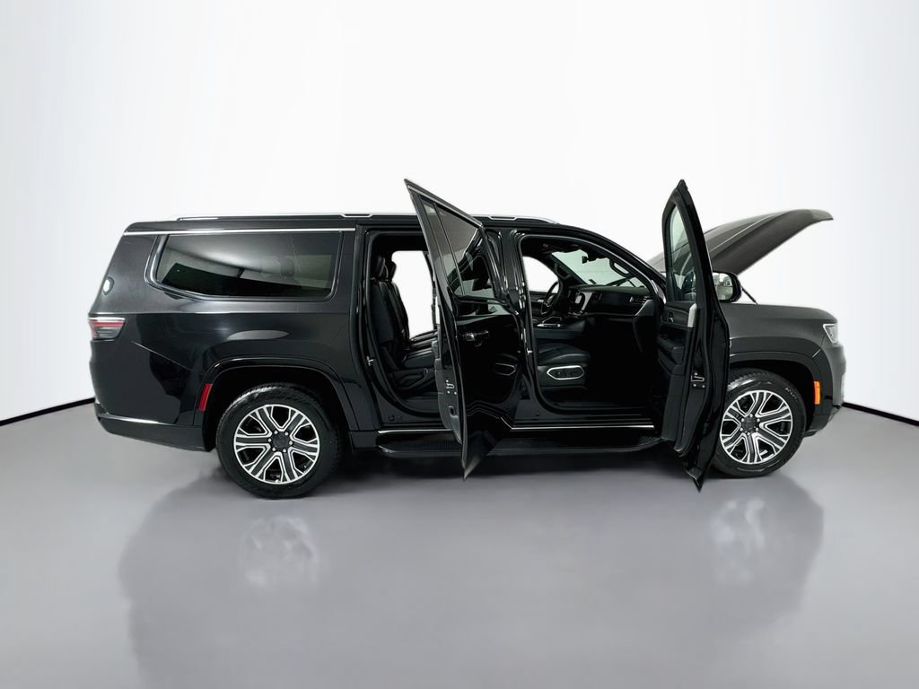 Used 2024 Jeep Wagoneer L Series II RWD image 23