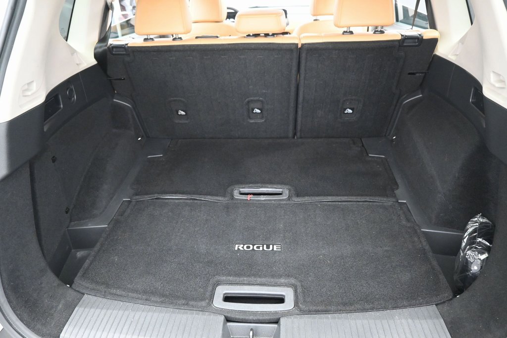 Used 2022 Nissan Rogue Platinum w/ Head-Up Display Package image 37