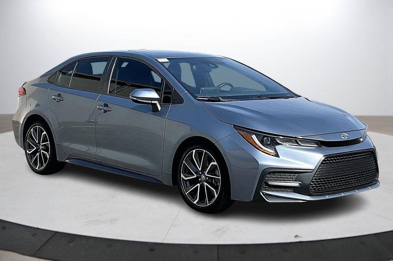 Used 2020 Toyota Corolla XSE image 2