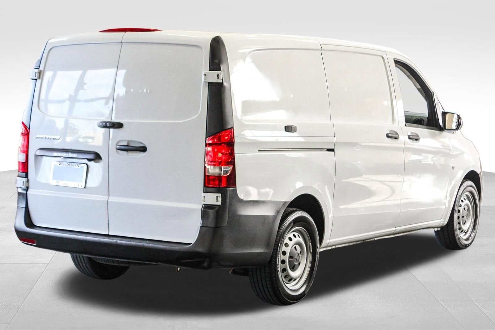 Used 2022 Mercedes-Benz Metris image 8