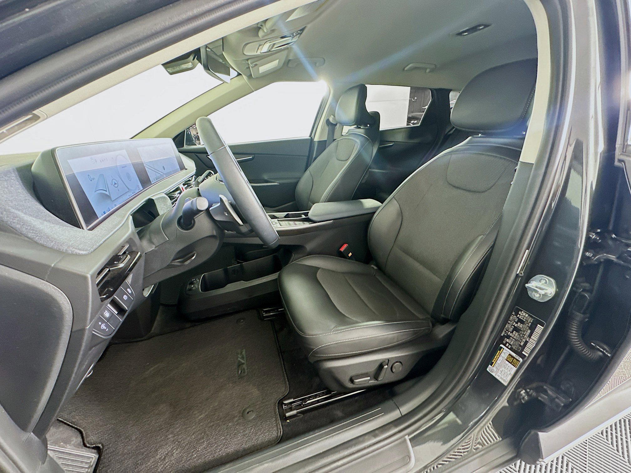 Used 2024 Kia EV6 Light AWD/4WD image 13