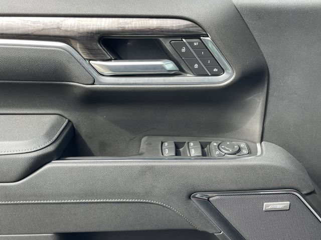 Used 2025 Chevrolet Silverado 1500 LTZ AWD/4WD image 24