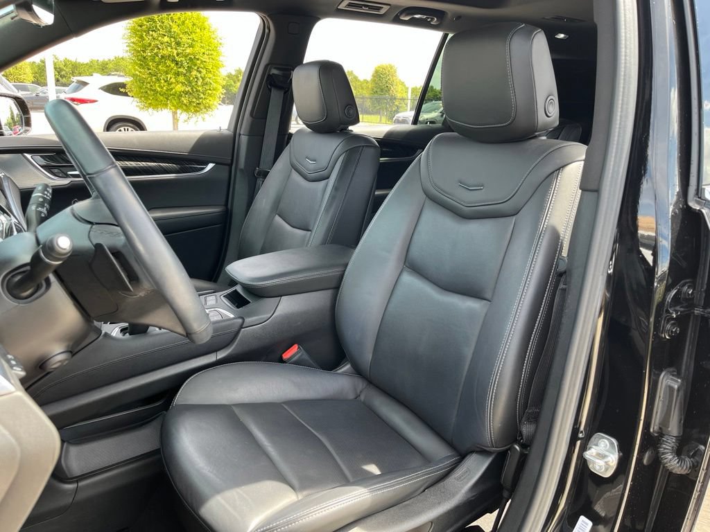 Used 2023 Cadillac XT6 Premium Luxury w/ Technology Package FWD image 25