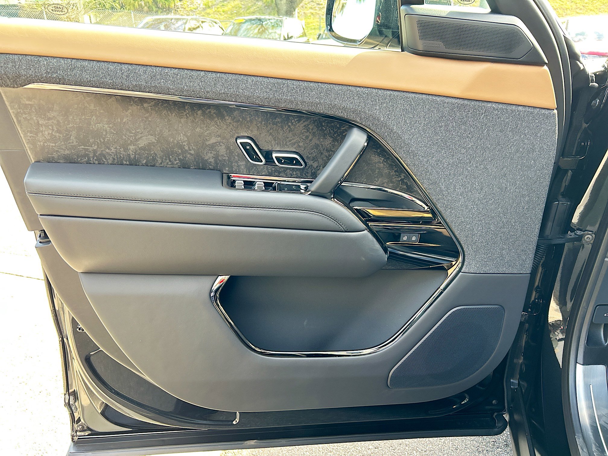 Used 2025 Land Rover Range Rover Sport Dynamic SE image 20